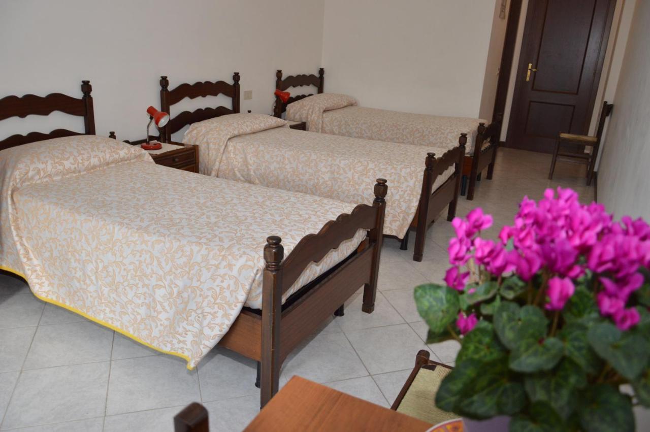 Hotel Domus Achille Fosco à Ciampino Extérieur photo
