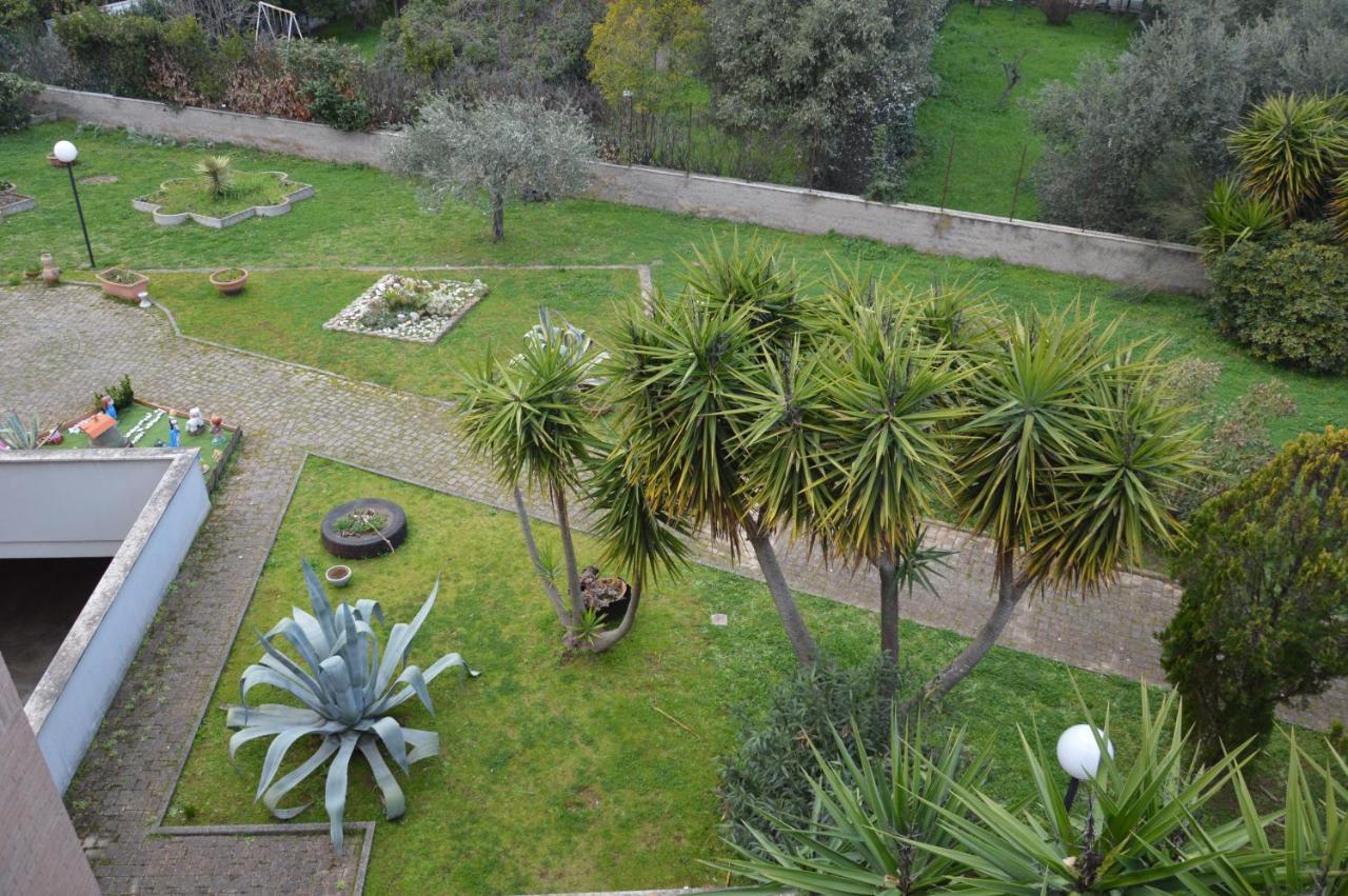 Hotel Domus Achille Fosco à Ciampino Extérieur photo