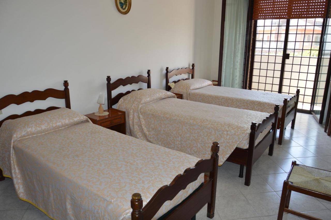 Hotel Domus Achille Fosco à Ciampino Extérieur photo